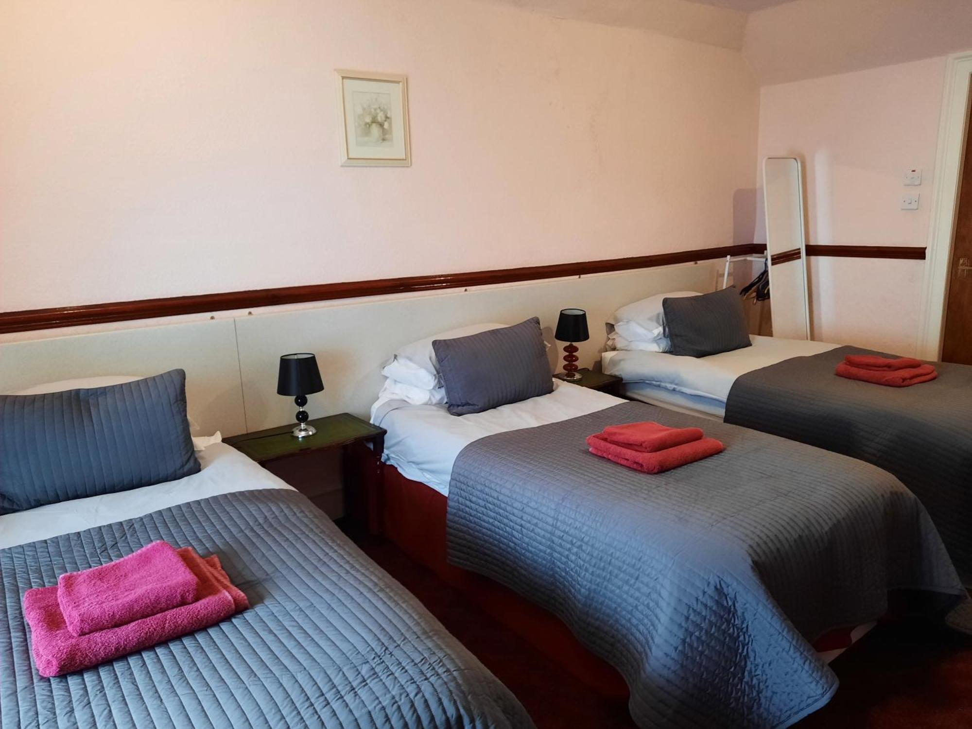 St Ronan'S Hotel Innerleithen Room photo